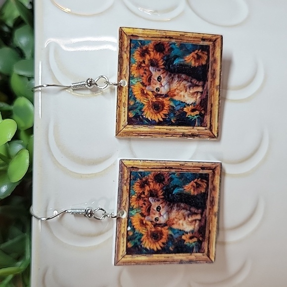 SUNFLOWER CAT EARRINGS - Picture 5 of 7